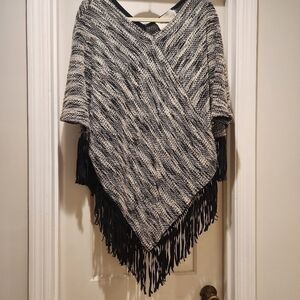 Vince camuto knit pancho faux saude fringe